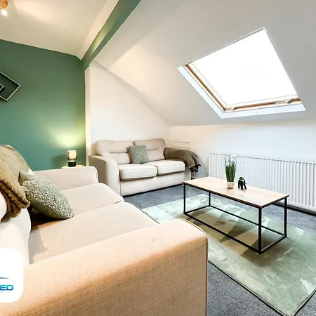Free Parking - Family Stays - Spacious Harrogate Esterno foto
