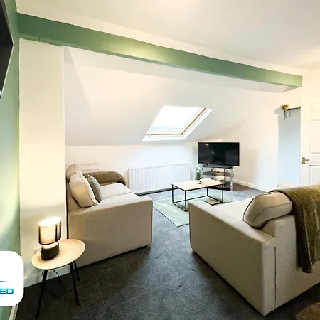 Free Parking - Family Stays - Spacious Harrogate Esterno foto