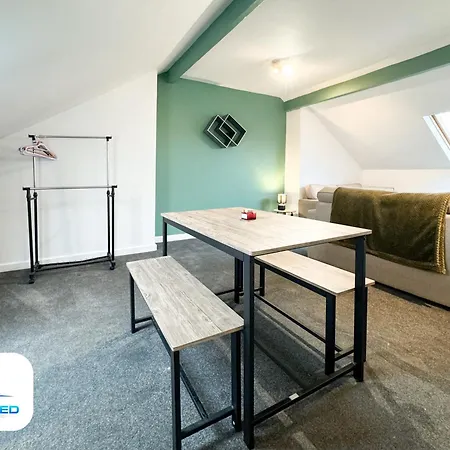 Free Parking - Family Stays - Spacious Harrogate Esterno foto
