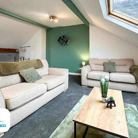 Free Parking - Family Stays - Spacious Harrogate Esterno foto